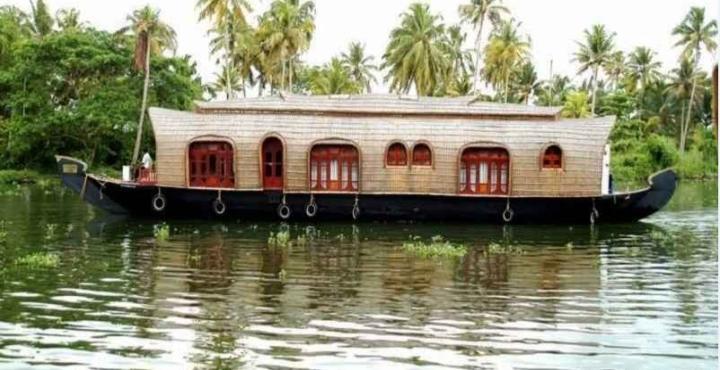 库玛拉孔 Aqua Jumbo Houseboats酒店 外观 照片